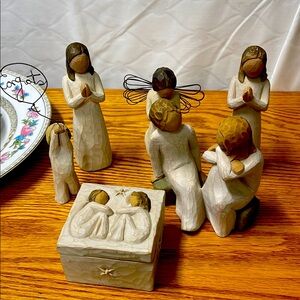 Handcrafted Willow tree Figurine Set with Box